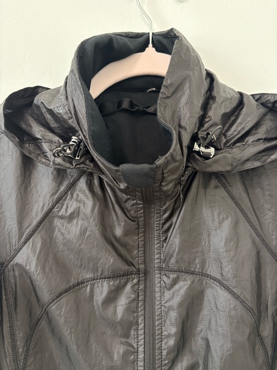 Lululemon Goal Crusher Jacket Black Lightweight Run Sz 2/4 EUC - Picture 3 of 9